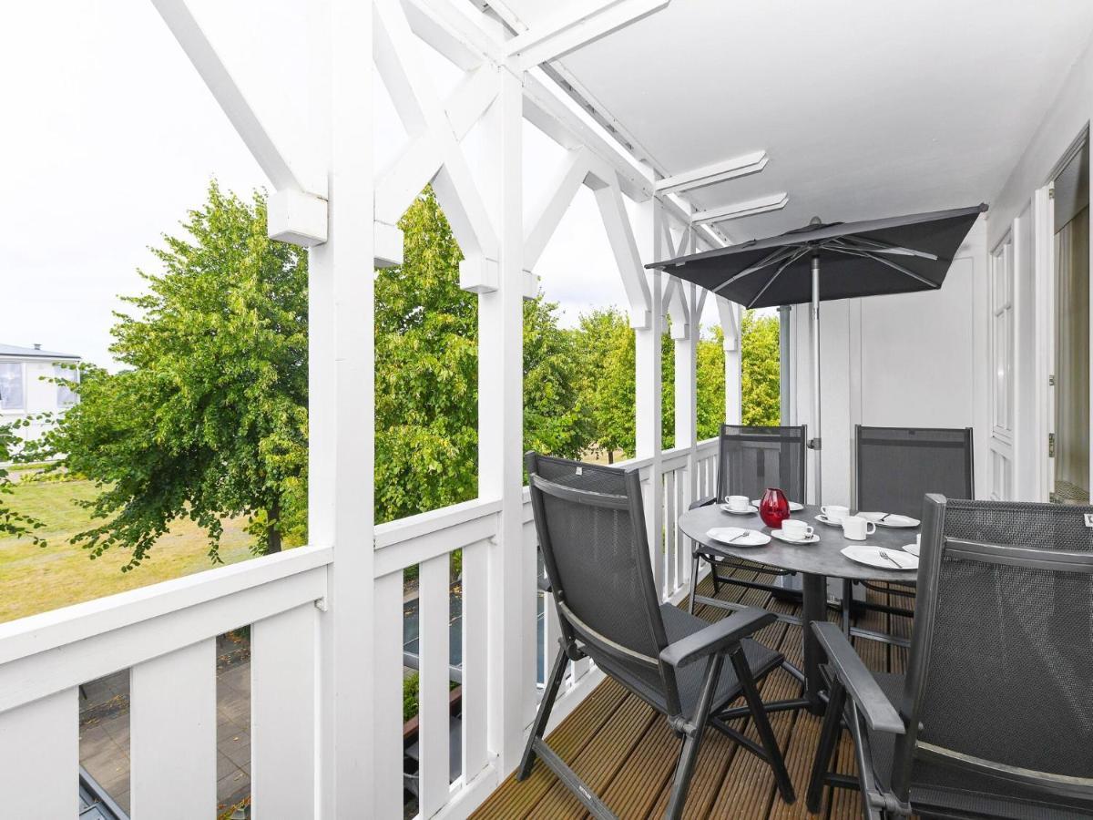 Charming Apartment On Ruegen Island With Balcony ゼリン エクステリア 写真
