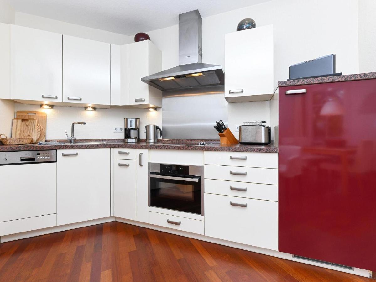 Charming Apartment On Ruegen Island With Balcony ゼリン エクステリア 写真