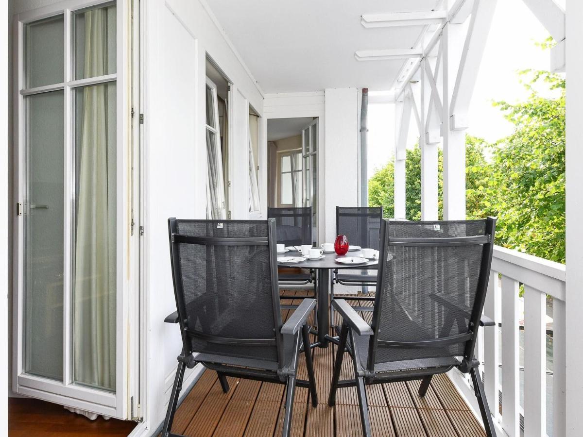Charming Apartment On Ruegen Island With Balcony ゼリン エクステリア 写真