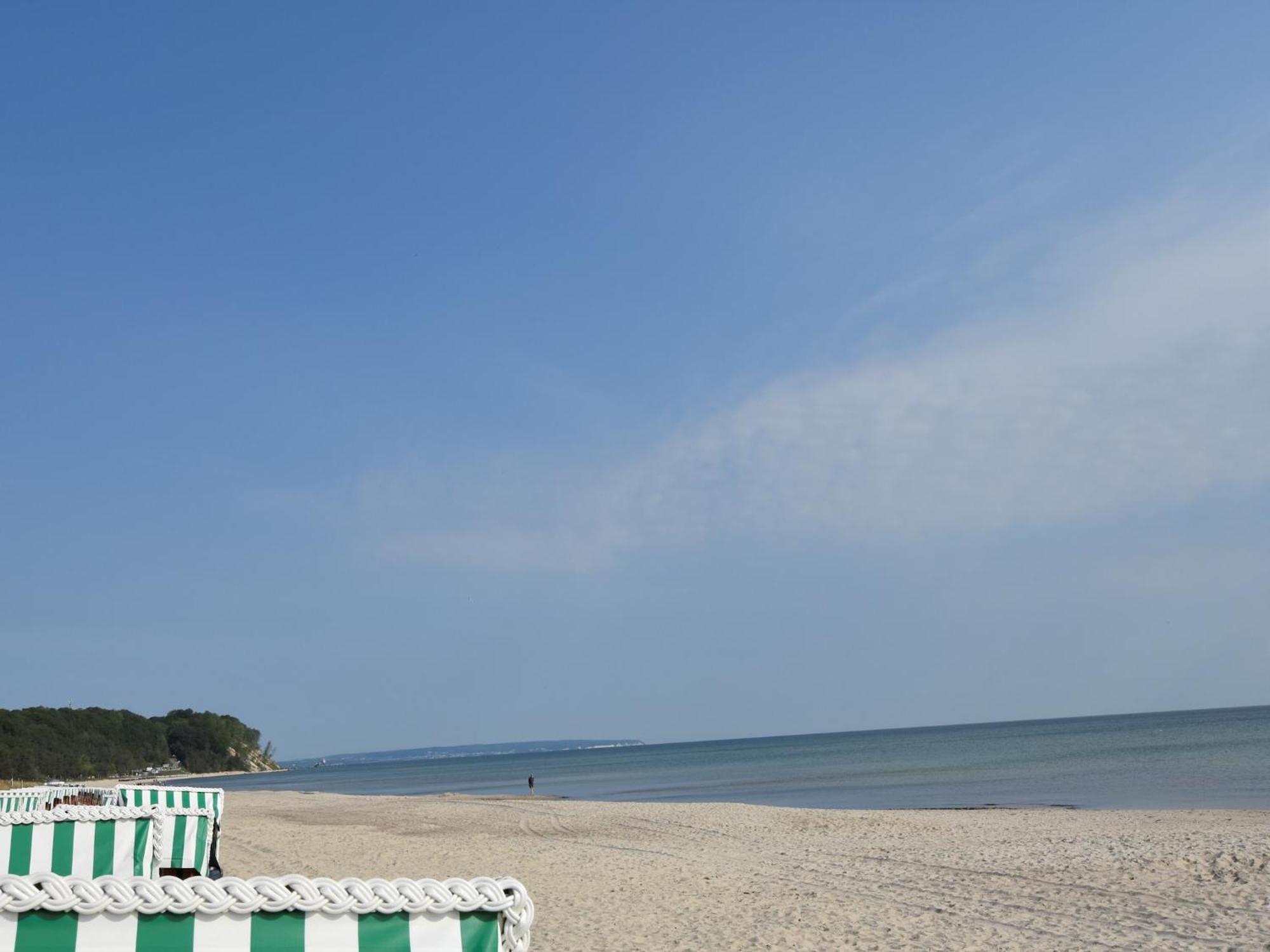 Charming Apartment On Ruegen Island With Balcony ゼリン エクステリア 写真